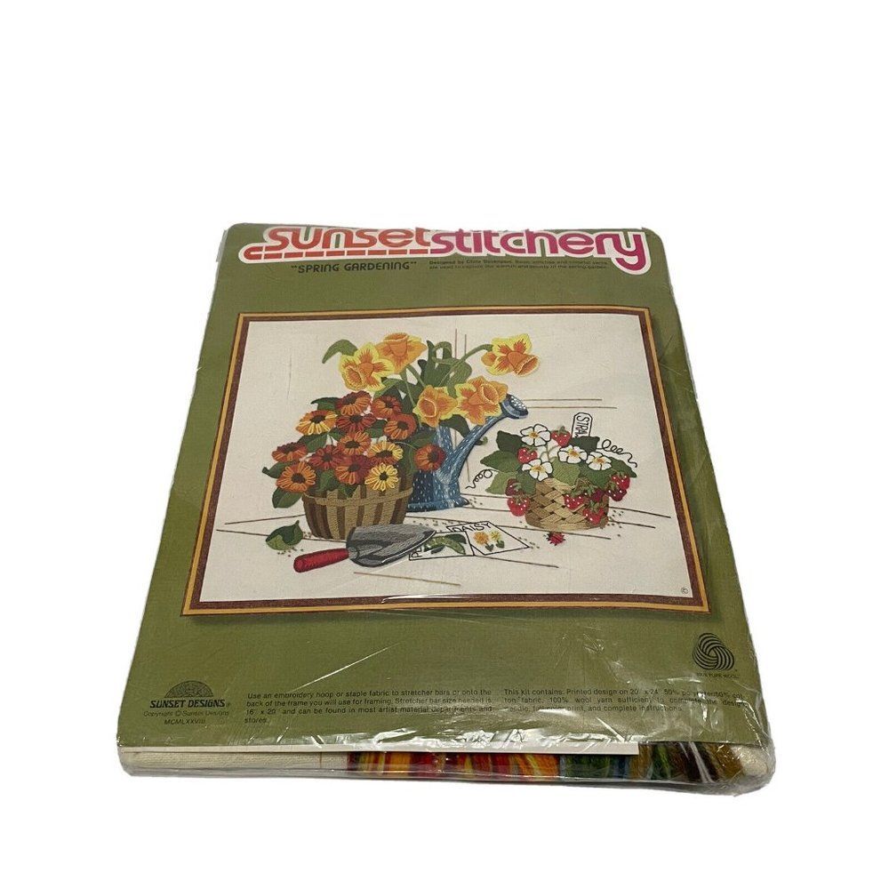 NEW VTG 1978 sunset stitchery Spring gardening gardener flower embroidery Craft